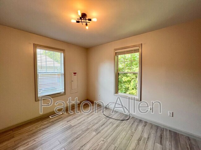 Building Photo - 130 Warren Haynes Dr