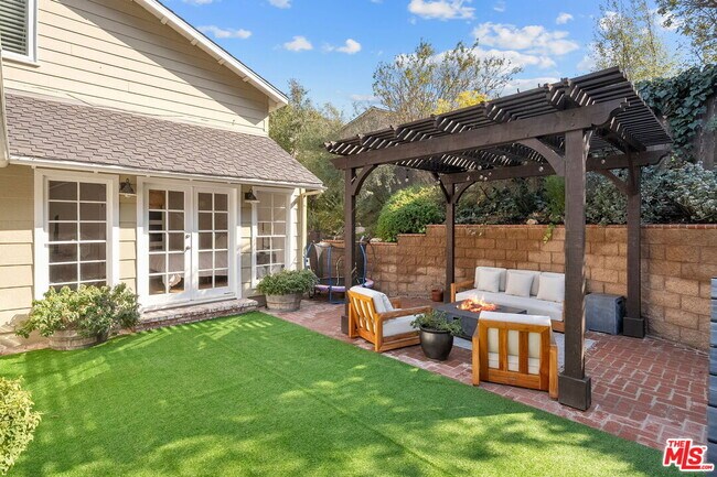 Building Photo - 3734 Loadstone Dr