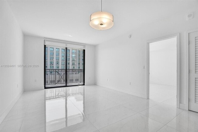 Building Photo - 301 Altara Ave