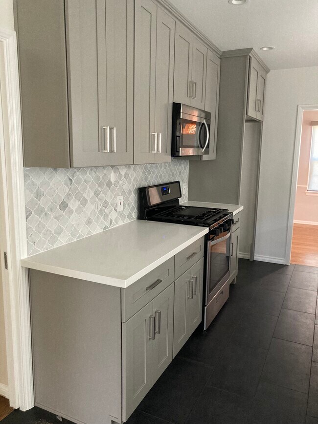 Building Photo - 4715 Allott Ave