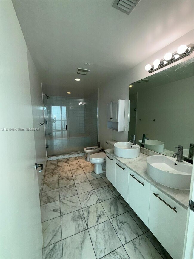 Building Photo - 888 Biscayne Blvd