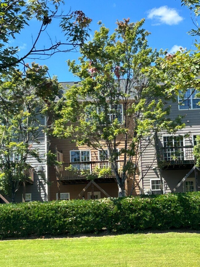 Building Photo - 108 Gallent Hedge Trail