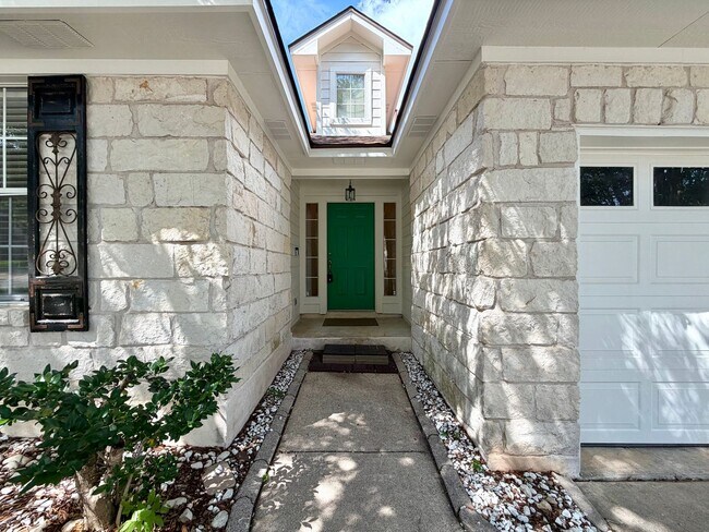 Building Photo - 14900 Doria Dr