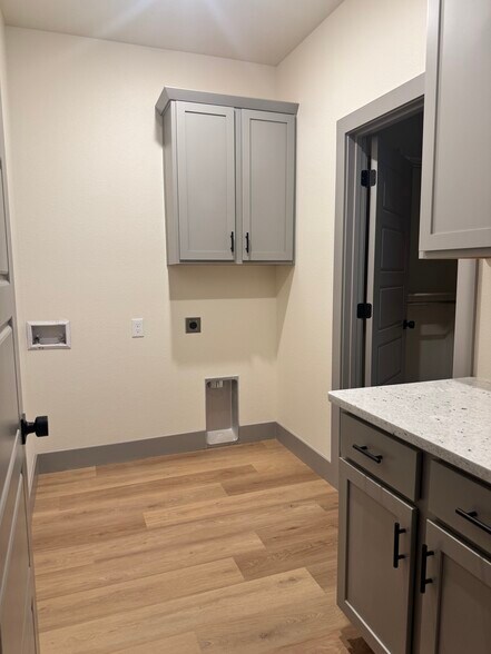 Building Photo - 313 Cowboy Ln