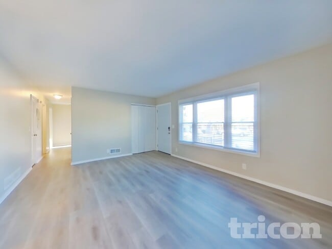 Building Photo - 2463 Yolanda Trail