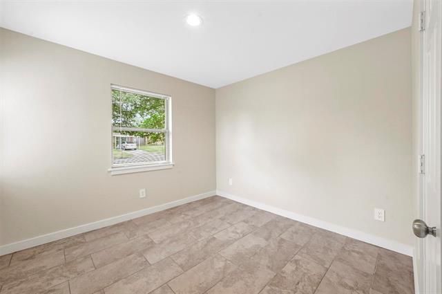 Building Photo - 2209 Sybil Dr