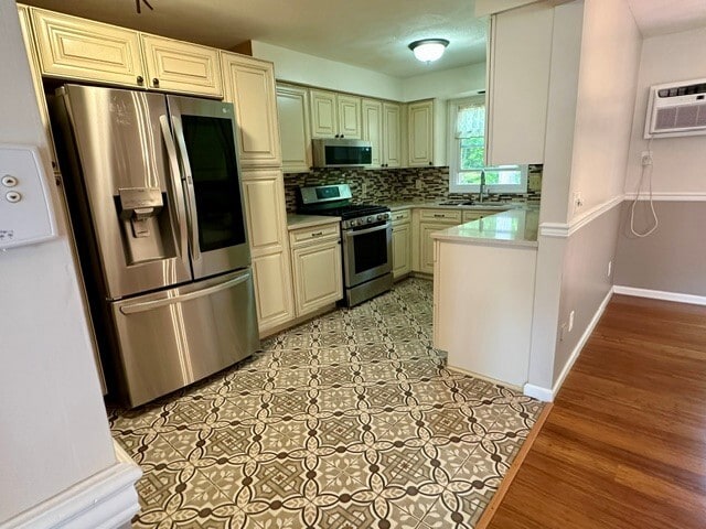 Kitchen - 143 Oak Park Dr