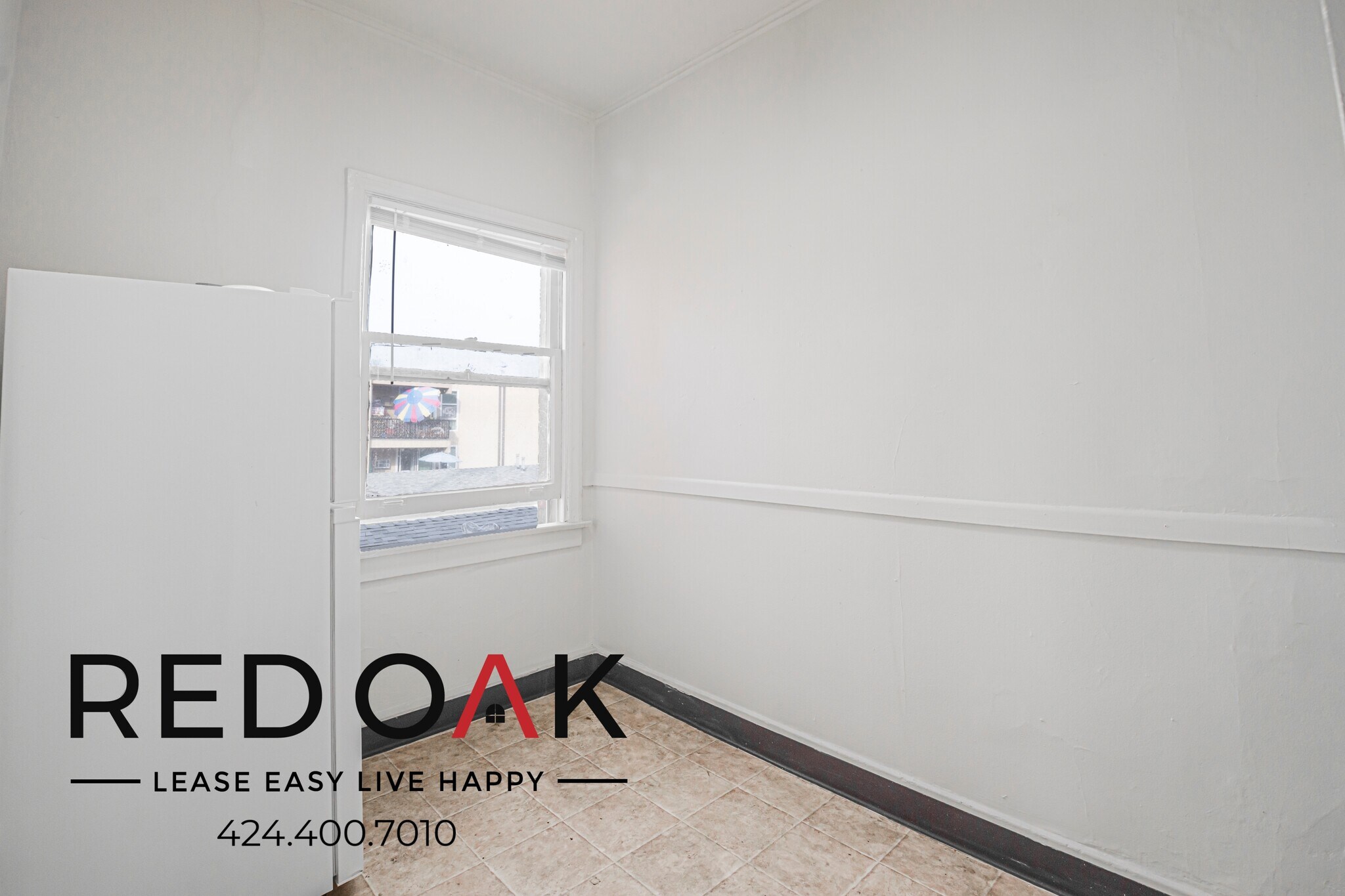 Building Photo - 450 S Kenmore Ave