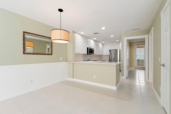 Building Photo - 4526 Illicium Dr