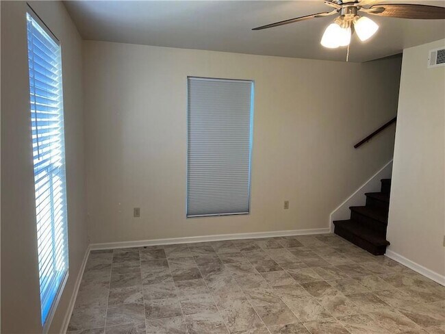 Building Photo - 316 Plantation Dr