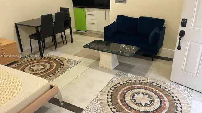 Primary Photo - 1150 Normandy Dr