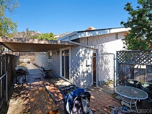 Building Photo - 8422 Wenatchee Ave