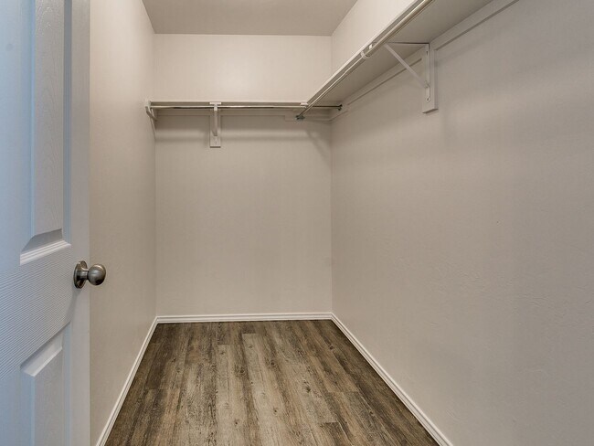 Building Photo - Low-Maintenance Living – 4 Bed Duplex in Redstone Ranch with Full Lawn Service