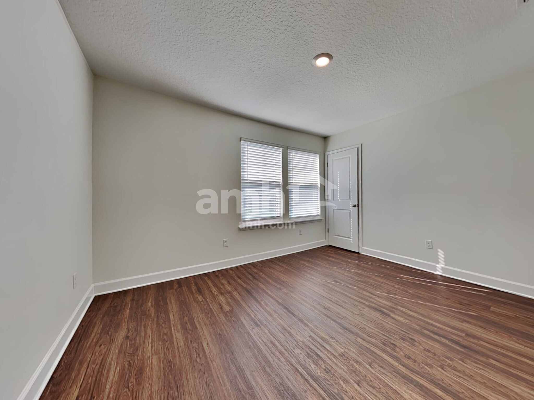 Building Photo - 1215 Tan Tara Trail