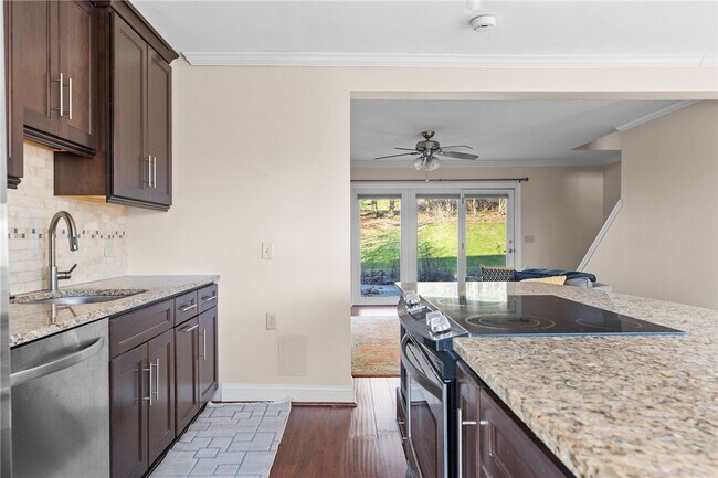 Building Photo - 116 Terrace View Dr
