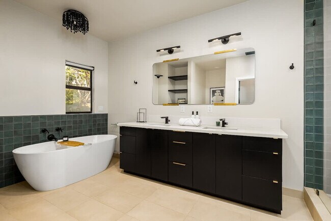 Building Photo - 3929 Paso Del Lagos