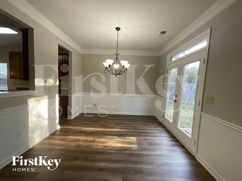 Building Photo - 2432 Wingfield Dr SW