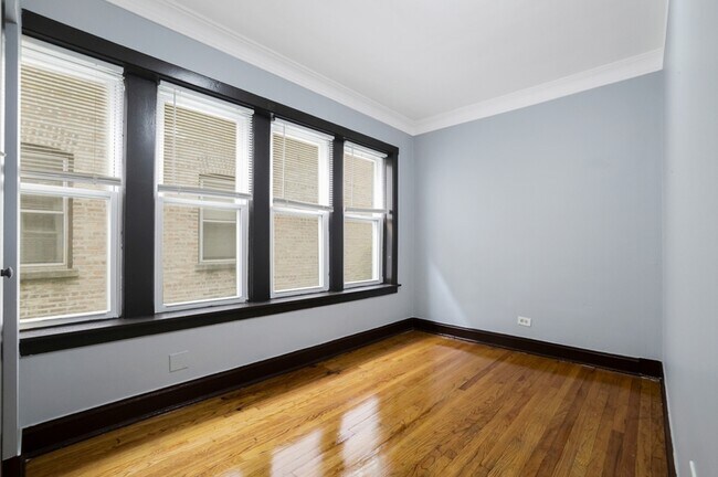 Building Photo - 8243 S Sangamon St