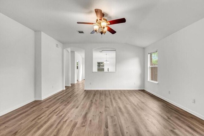 Building Photo - 609 Golden Gate Dr