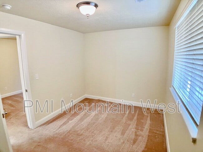 Building Photo - 2779 W 5525 S