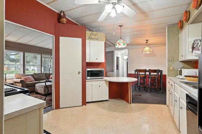 Building Photo - 163 Buchanan Cir