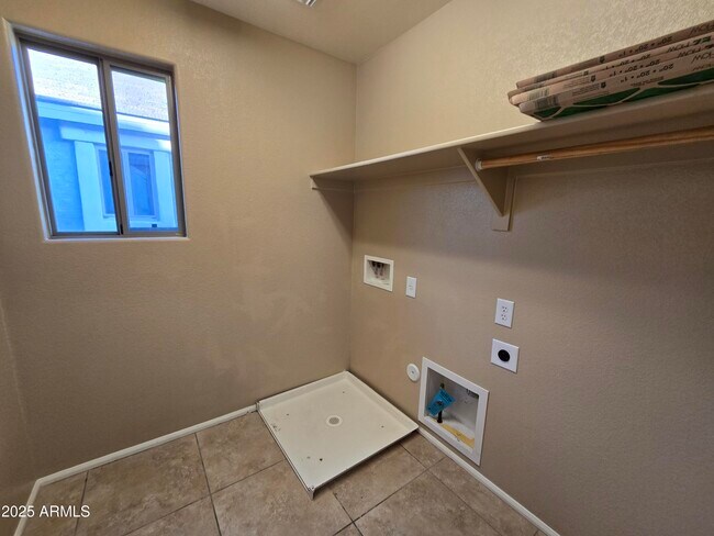 Building Photo - 4159 E Sandy Way