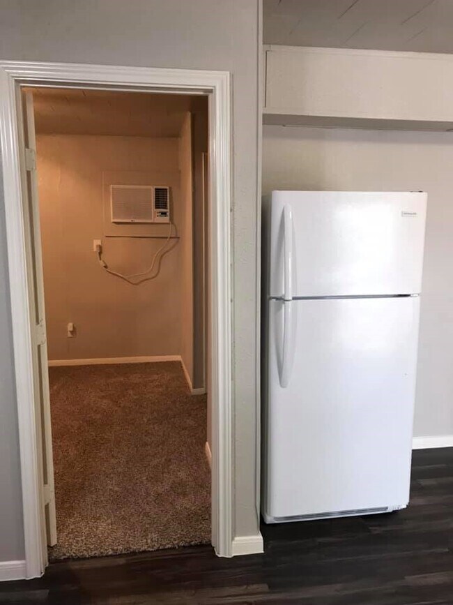 Building Photo - 1020 N Main St