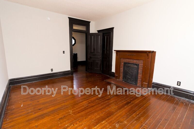 Building Photo - 1704 Duncan Ave