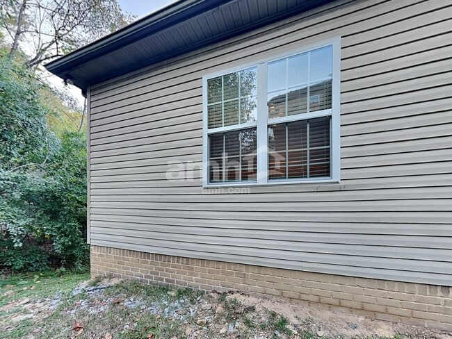 Building Photo - 1409 Napa Pt W