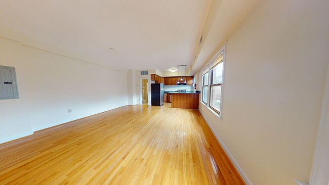 Building Photo - Sleek and Updated Studio Apartment W/Full ...