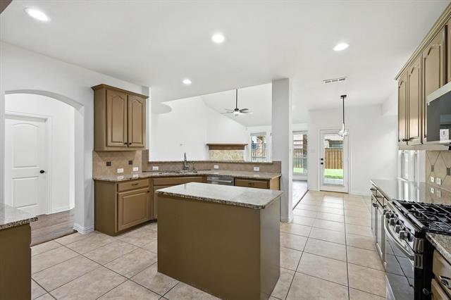 Building Photo - 10421 Sexton Dr