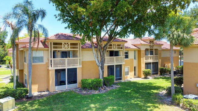 Building Photo - 4847 Via Palm Lakes