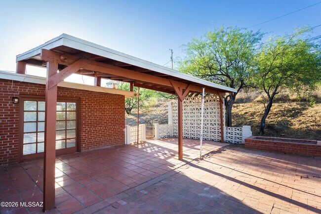Building Photo - 535 N Cimarron St