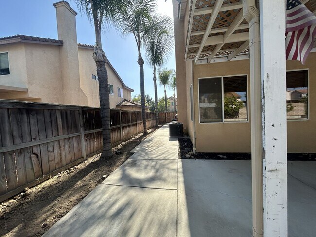 Building Photo - 37978 Spur Dr