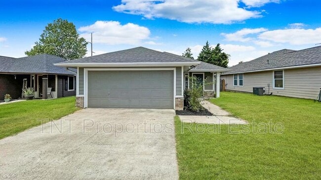 Primary Photo - 1100 Cottage Grove Cir