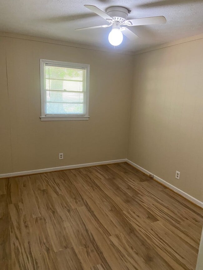 Building Photo - 4816 Wellborn Dr