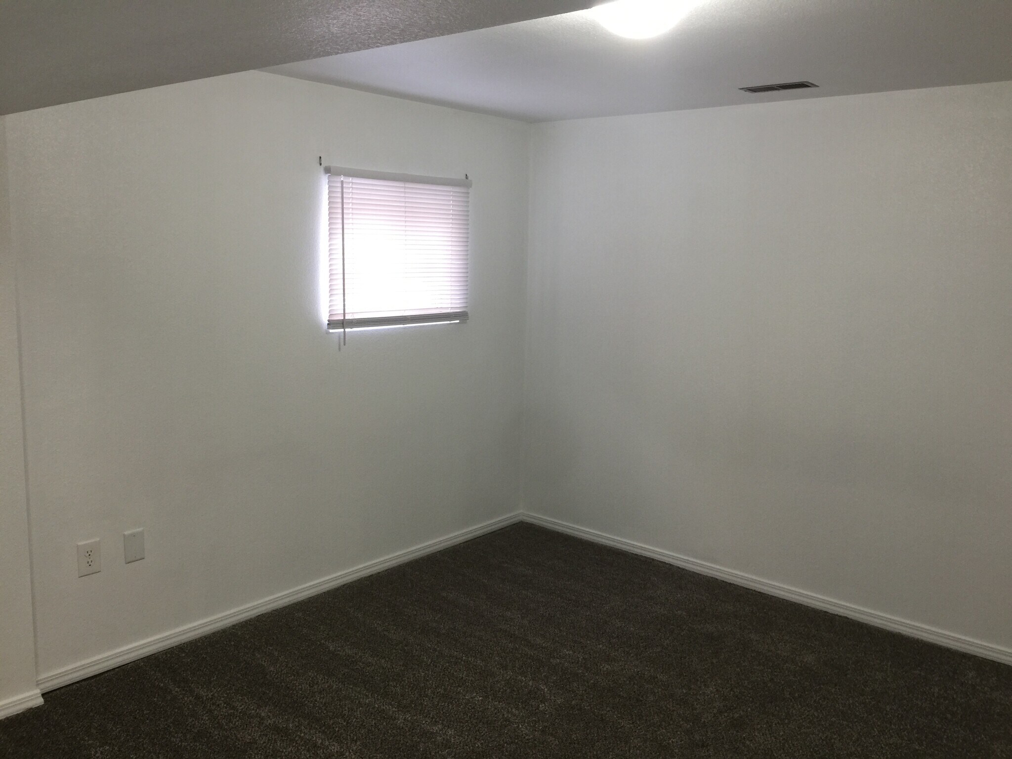 Master Bedroom - 2604 Tremont St