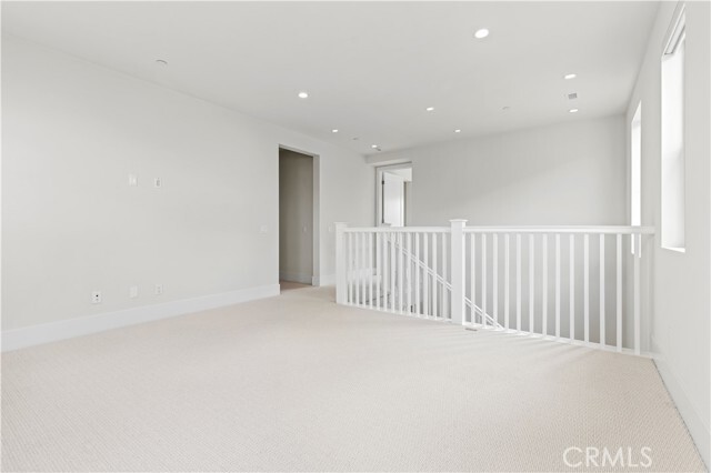 Building Photo - 122 Mossvine