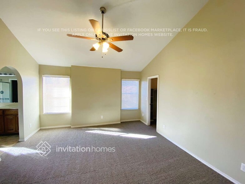 Building Photo - 302 S Quail Ln