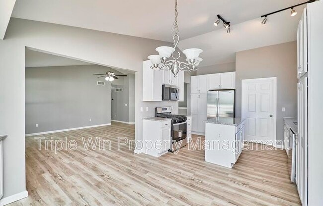 Building Photo - 4927 Triple Tree Ct