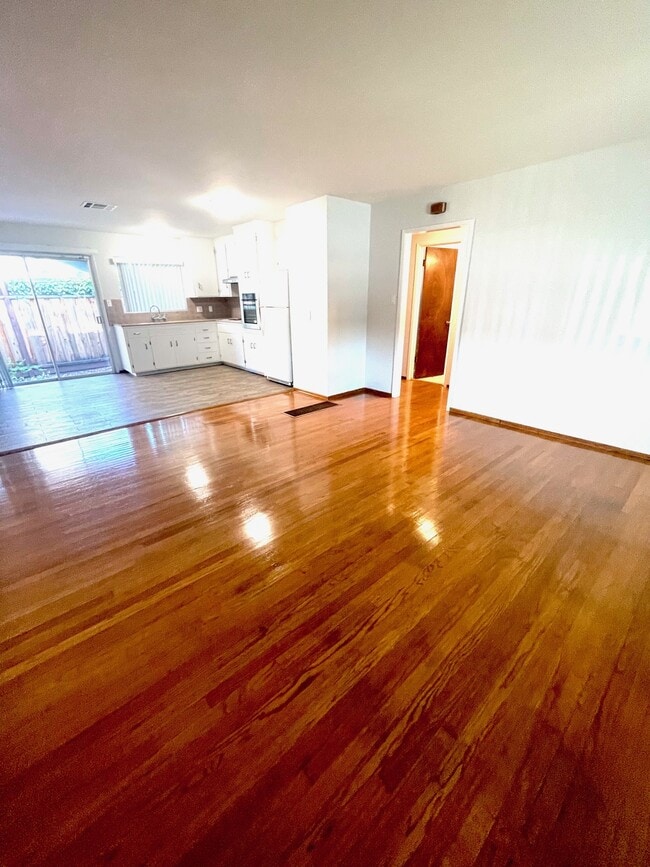 Primary Photo - 4120 N Pershing Ave