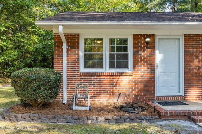 Primary Photo - 1190 Gould Rd