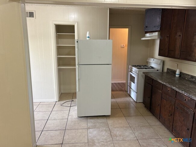 Building Photo - 715 Cardinal Ave