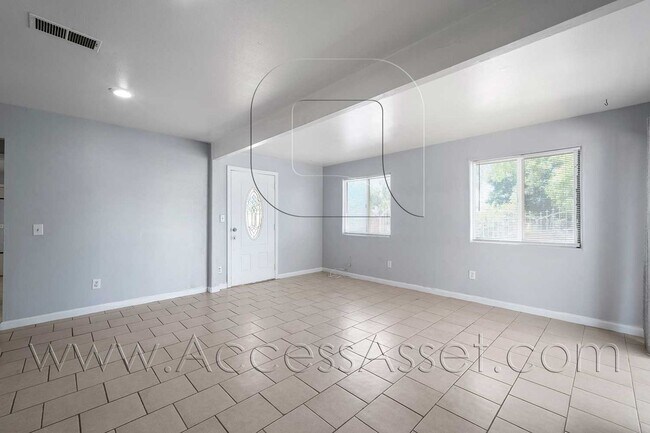 Building Photo - 23865 Goetz Dr