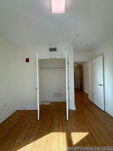 Building Photo - 40 Malvern St