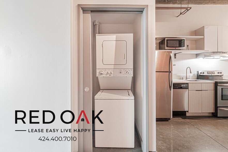 Building Photo - 430 S Broadway