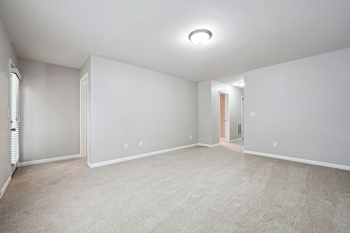 Building Photo - 5590 Bright Cross Wy