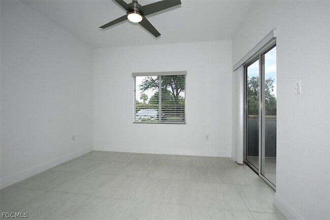 Building Photo - 6490 Aragon Way