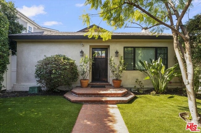 Building Photo - 645 N Sierra Bonita Ave