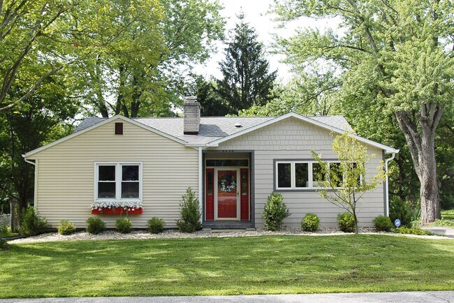 Primary Photo - 2408 E 7th St